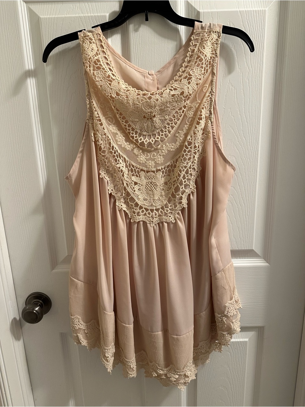Sleeveless Lace Yoke Blouse in Blush Cream VGC